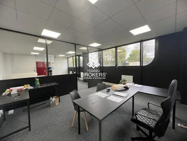 Plus de détails pour Bureau à louer