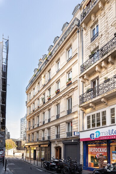21 Rue Des Halles, Paris à louer - Photo de l’immeuble – Image 2 sur 7