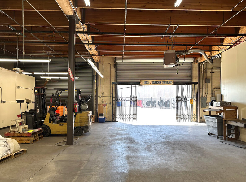 3957 S Hill St, Los Angeles, CA à louer - Photo intérieure – Image 3 sur 5