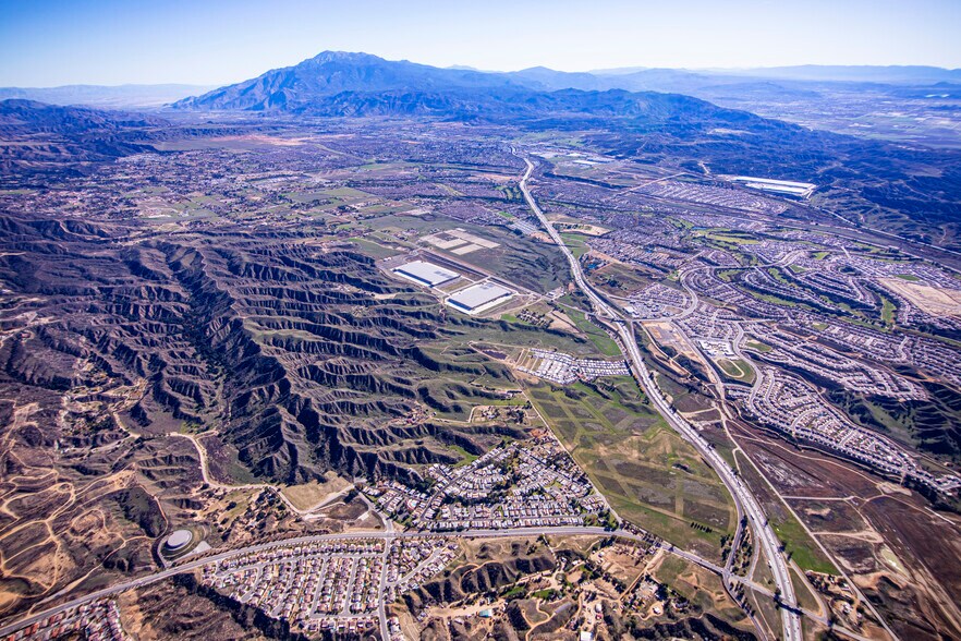 9750 Weller Rd, Calimesa, CA à vendre - Aérien – Image 3 sur 6