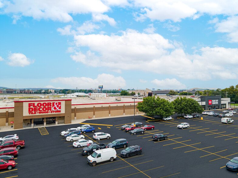 3420-3430 Preston Hwy, Louisville, KY à louer - Photo de l’immeuble – Image 3 sur 7