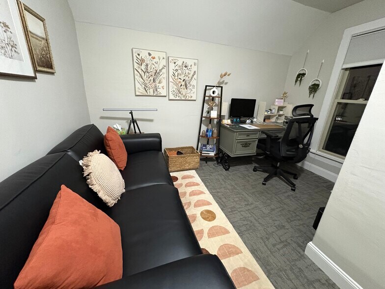 143 W Saint Clair St, Romeo, MI à vendre - Photo de l’immeuble – Image 3 sur 10