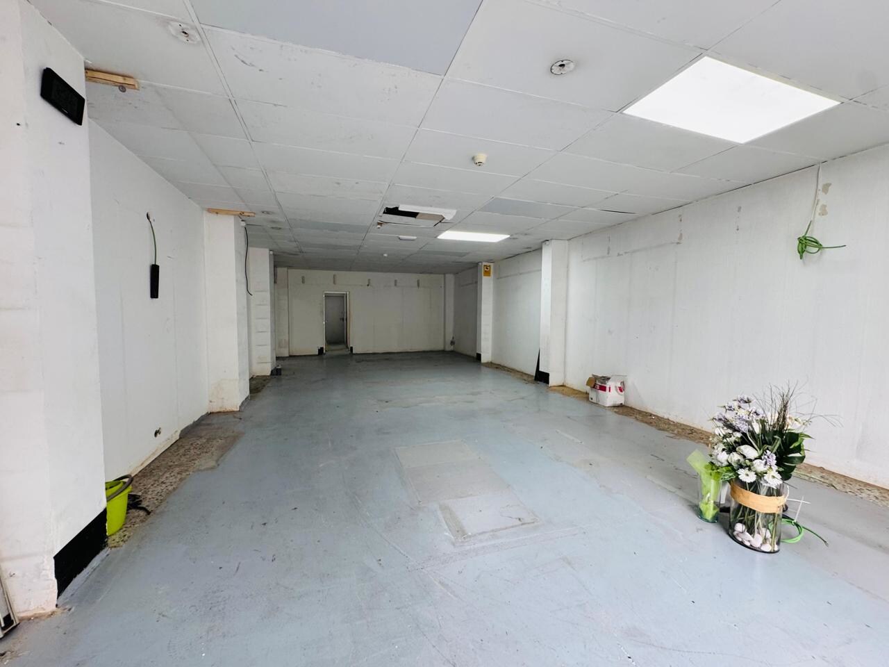 Local commercial dans Montcada i Reixac, Barcelona à louer Photo intérieure– Image 1 sur 9