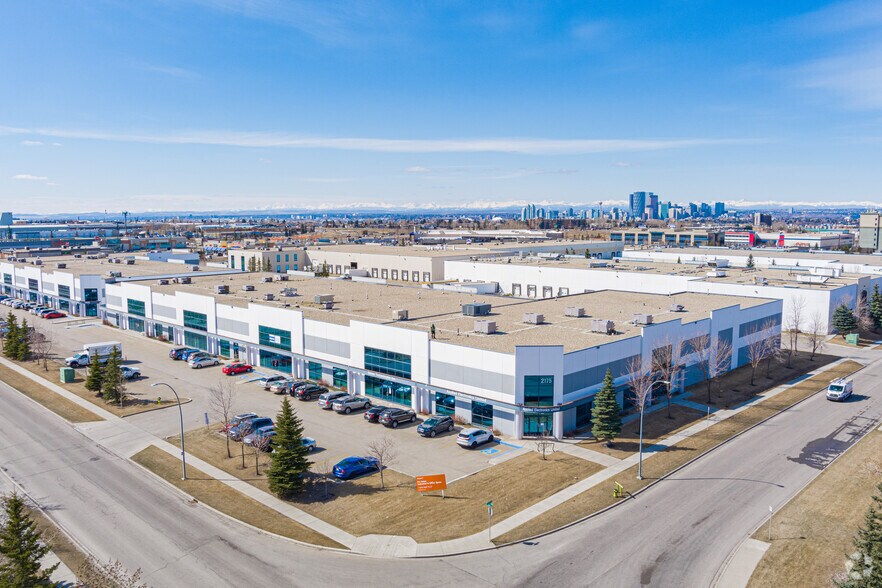 2175 29th St NE, Calgary, AB à louer - Aérien – Image 3 sur 5