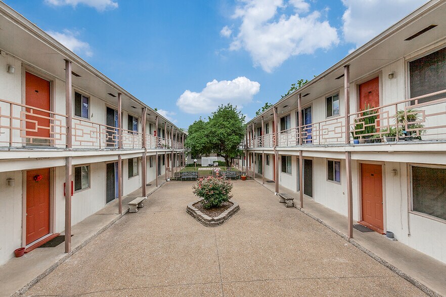 325 E Phillips St, Richardson, TX à vendre - Photo de l’immeuble – Image 1 sur 24