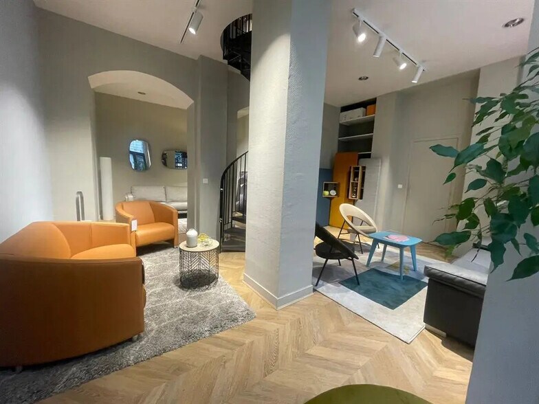 Local commercial dans Paris à vendre - Photo de l’immeuble – Image 3 sur 5