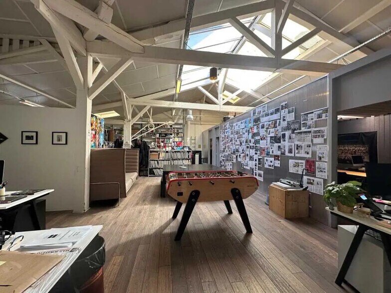 68 Rue Léon Frot, Paris à louer - Photo de l’immeuble – Image 2 sur 12