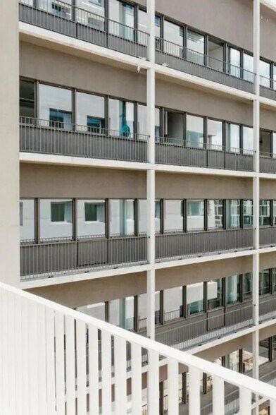 Bureau dans Lyon à vendre - Photo de l’immeuble – Image 2 sur 9