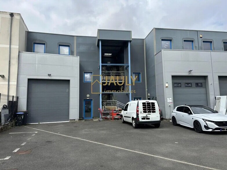 Local d'activités dans Mareuil-lès-Meaux à vendre - Photo de l’immeuble – Image 1 sur 15