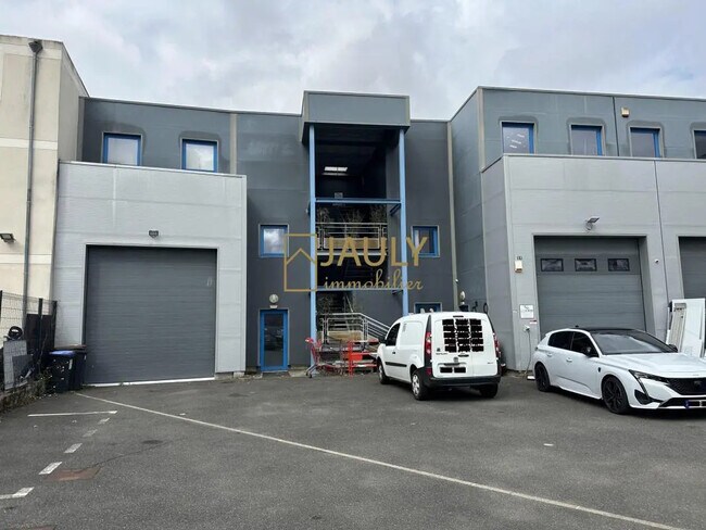 Plus de détails pour Local d’activités à vendre