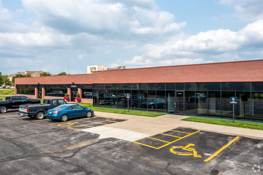 7755 Office Plaza Dr N, West Des Moines, IA à louer - Photo de l’immeuble – Image 2 sur 5