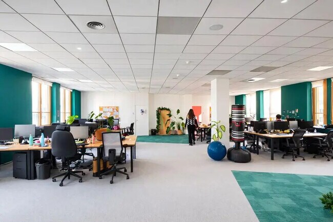 Plus de détails pour 23 Boulevard Jules Favre, Lyon - Bureau à louer