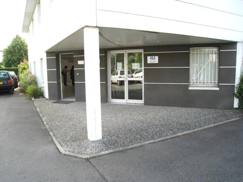 Local d’activités dans Quint-Fonsegrives à louer - Photo de l’immeuble – Image 2 sur 10