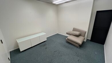 18411 Crenshaw Blvd, Torrance, CA à louer Photo intérieure– Image 1 sur 2