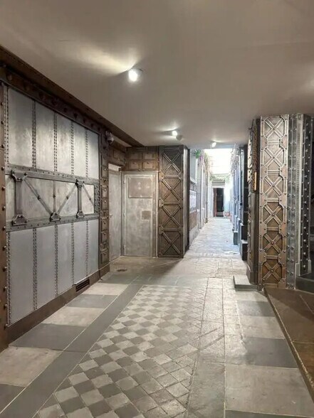 Immeuble residentiel dans Paris à vendre - Hall d’entrée – Image 2 sur 7