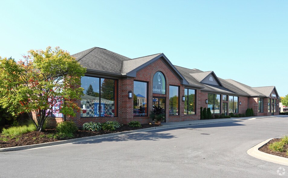 987 Randall Rd, Geneva, IL à louer - Photo principale – Image 1 sur 4