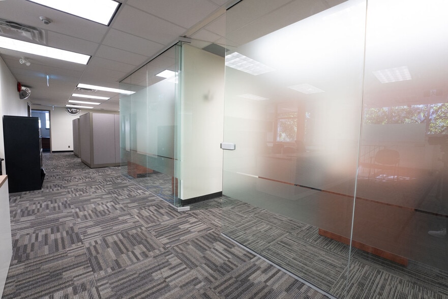 500 Macpherson Av, Toronto, ON à louer - Photo intérieure – Image 3 sur 10