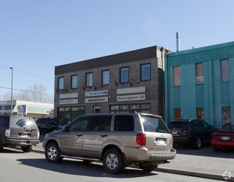 4702 1st St SW, Calgary, AB à louer - Photo de l’immeuble – Image 3 sur 25