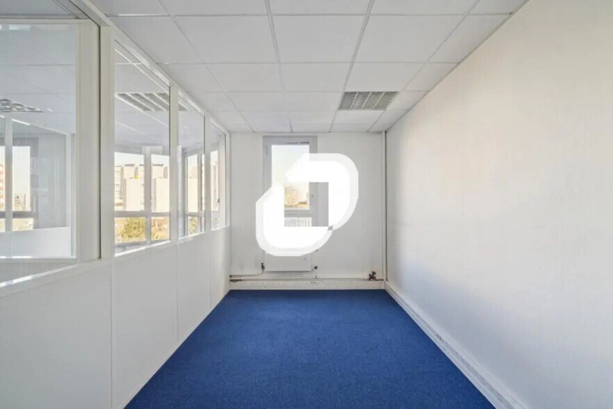 Bureau dans Noisy-le-Grand à vendre - Photo de l’immeuble – Image 1 sur 12