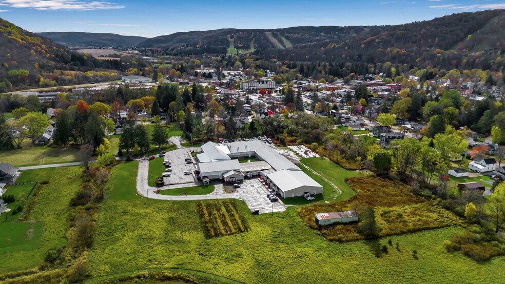 2-85 Bristol Ln, Ellicottville, NY à vendre - Photo de l’immeuble – Image 3 sur 152