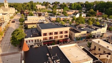 211 N Franklin St, Port Washington, WI à louer - Vidéo sur l’annonce professionnelle 