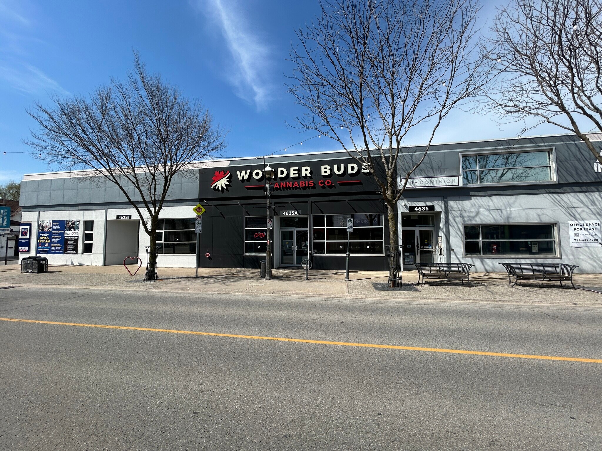 4635 Queen St, Niagara Falls, ON à vendre Photo principale– Image 1 sur 7