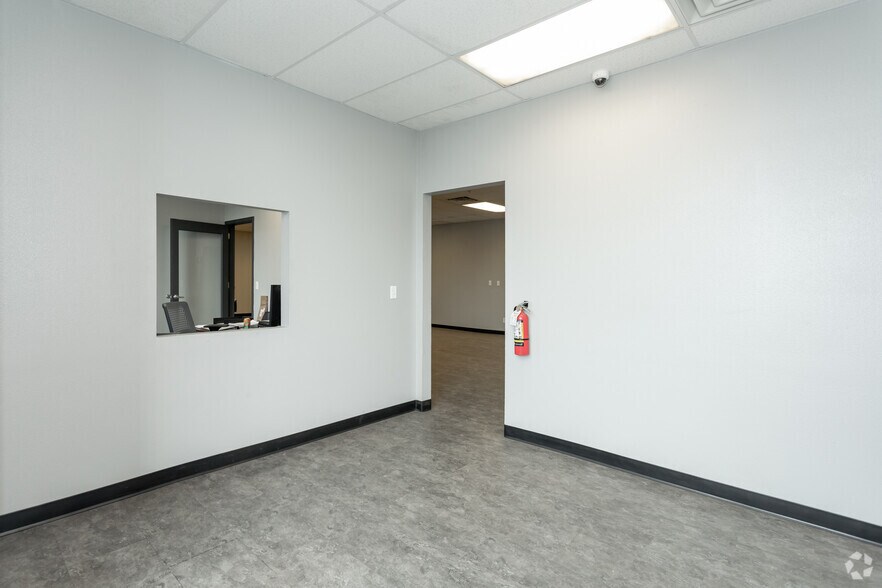 4625 Interstate Way, Kingman, AZ à louer - Photo intérieure – Image 2 sur 15
