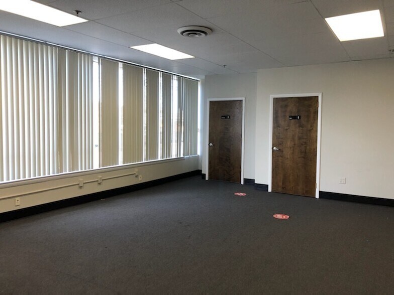 10 Willow St, Moonachie, NJ à vendre - Photo de l’immeuble – Image 2 sur 13