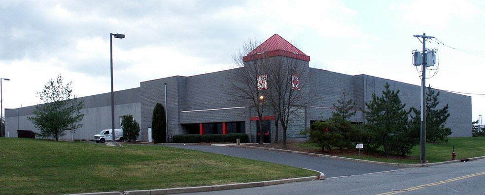 35 Commerce Dr, Somerset, NJ à louer - Photo de l’immeuble – Image 2 sur 3