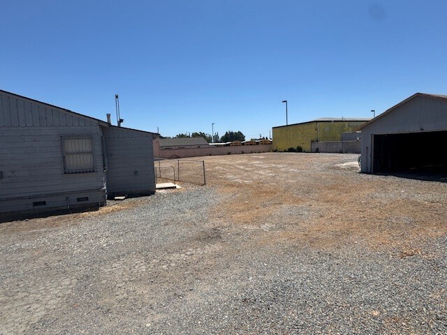402 N Sullivan St, Santa Ana, CA à louer - Photo de l’immeuble – Image 3 sur 5