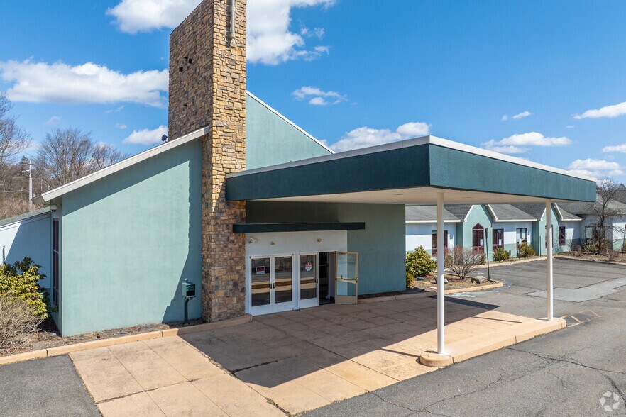 1110 Carriage Ln, Tobyhanna, PA à louer - Photo de l’immeuble – Image 3 sur 5