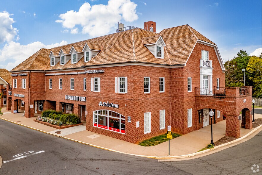 5667-5675 Stone Rd, Centreville, VA à louer - Photo de l’immeuble – Image 3 sur 5