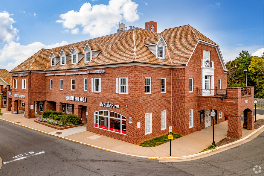 5675 Stone Rd, Centreville, VA à louer - Photo de l’immeuble – Image 3 sur 5