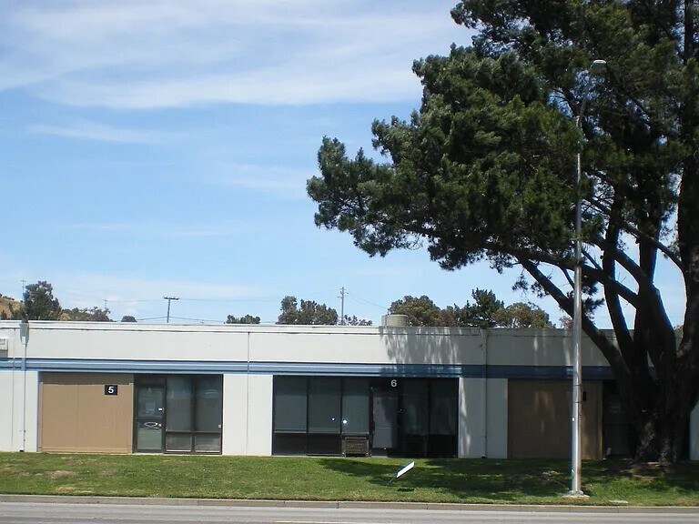 200 Valley Dr, Brisbane, CA à vendre - Photo de l’immeuble – Image 2 sur 19