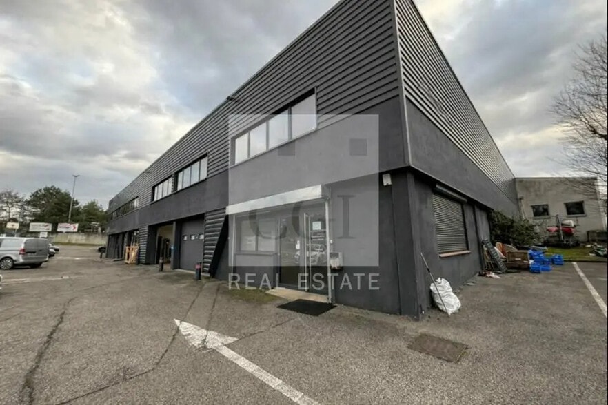 Local d’activités dans Dardilly à louer - Photo de l’immeuble – Image 1 sur 12