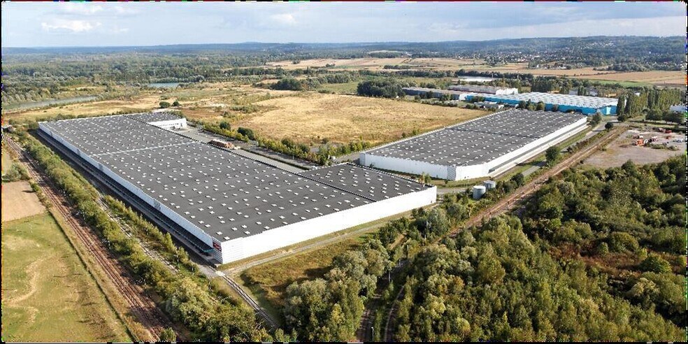 Industriel/Logistique dans Bruyères-sur-Oise à louer - Photo de l’immeuble – Image 1 sur 13