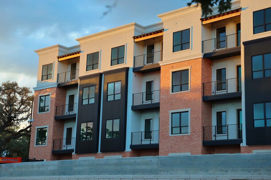 10899 S Hausman Rd, San Antonio, TX à vendre - Photo de l’immeuble – Image 3 sur 6