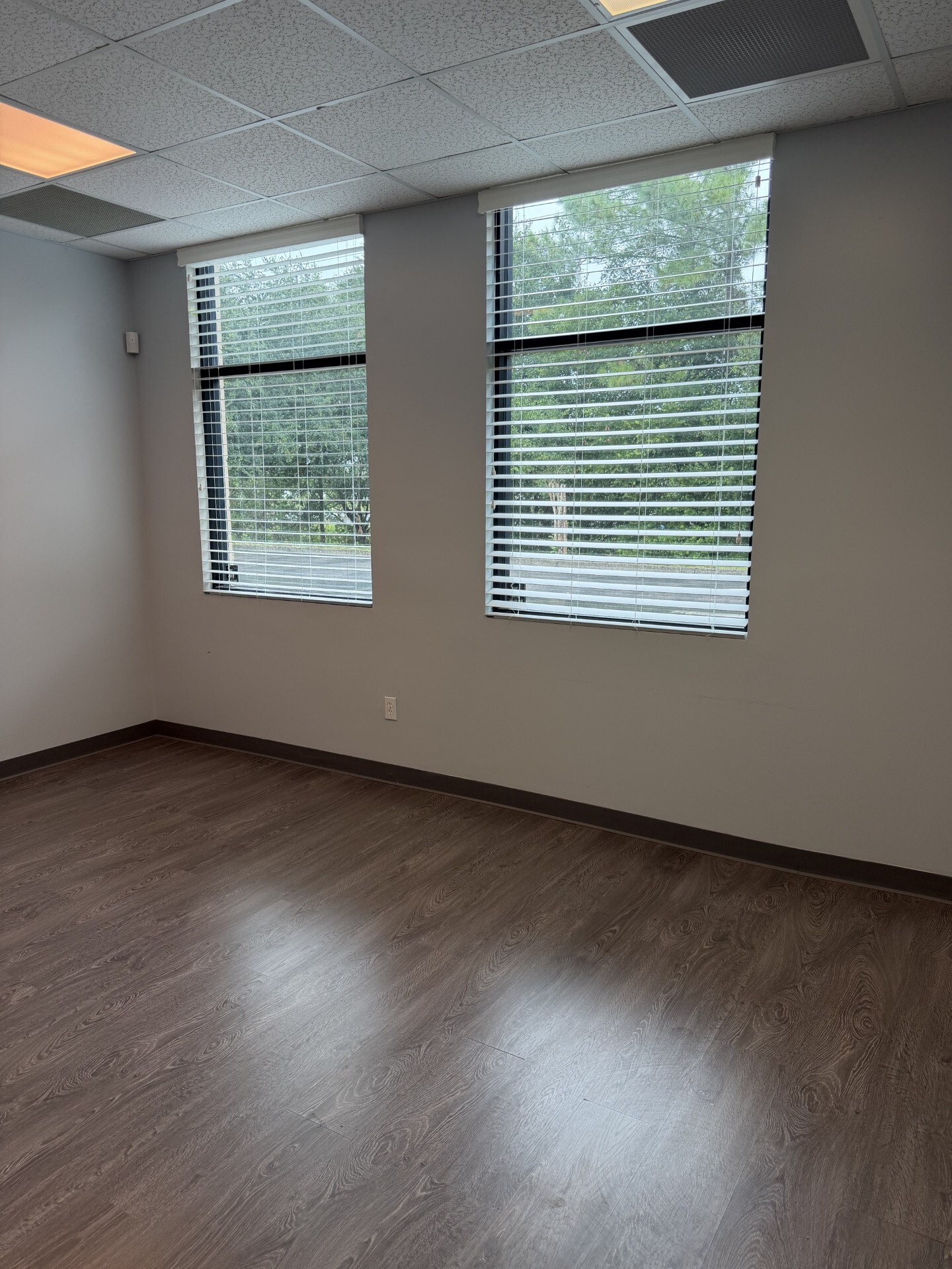9889 Gate Pky, Jacksonville, FL à louer Photo intérieure– Image 1 sur 7