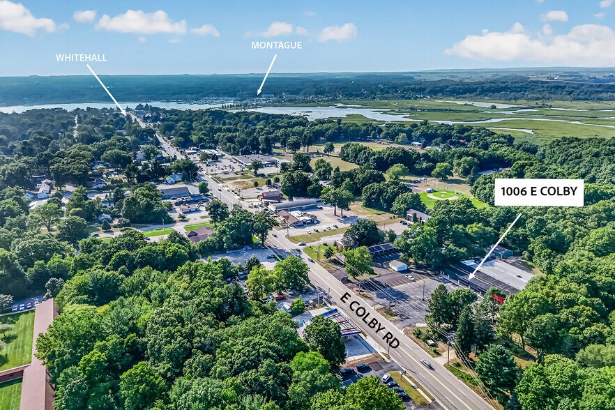 1006 E Colby St, Whitehall, MI à vendre - Photo de l’immeuble – Image 3 sur 47