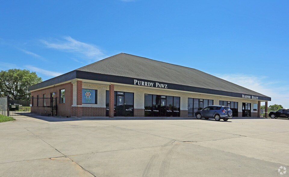 13185 FM 1097, Willis, TX à louer - Photo principale – Image 1 sur 2