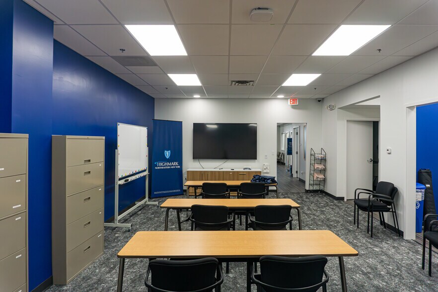 2080 Western Ave, Guilderland, NY à louer - Photo intérieure – Image 3 sur 9