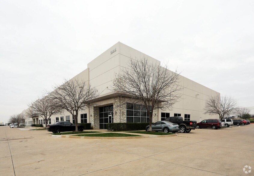 1444 N Cockrell Hill Rd, Dallas, TX à louer - Photo principale – Image 1 sur 6