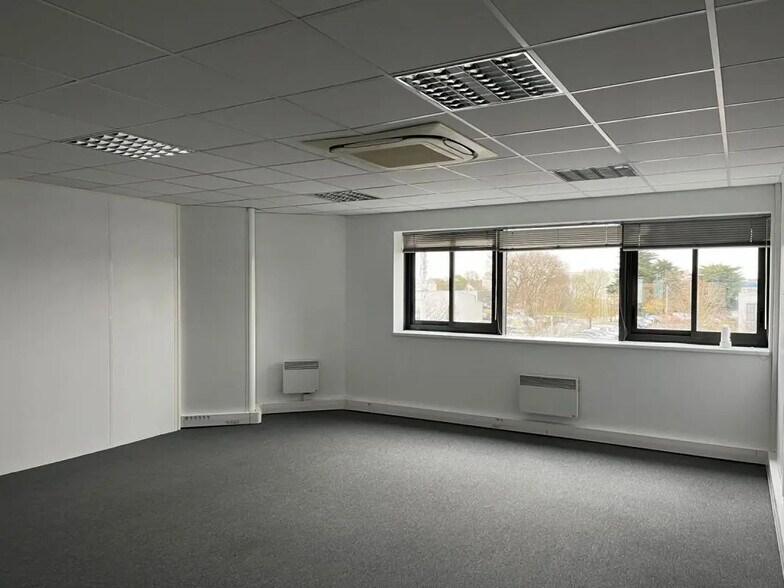 1 Rue Charles Lindbergh, Bouguenais à louer - Photo de l’immeuble – Image 3 sur 8