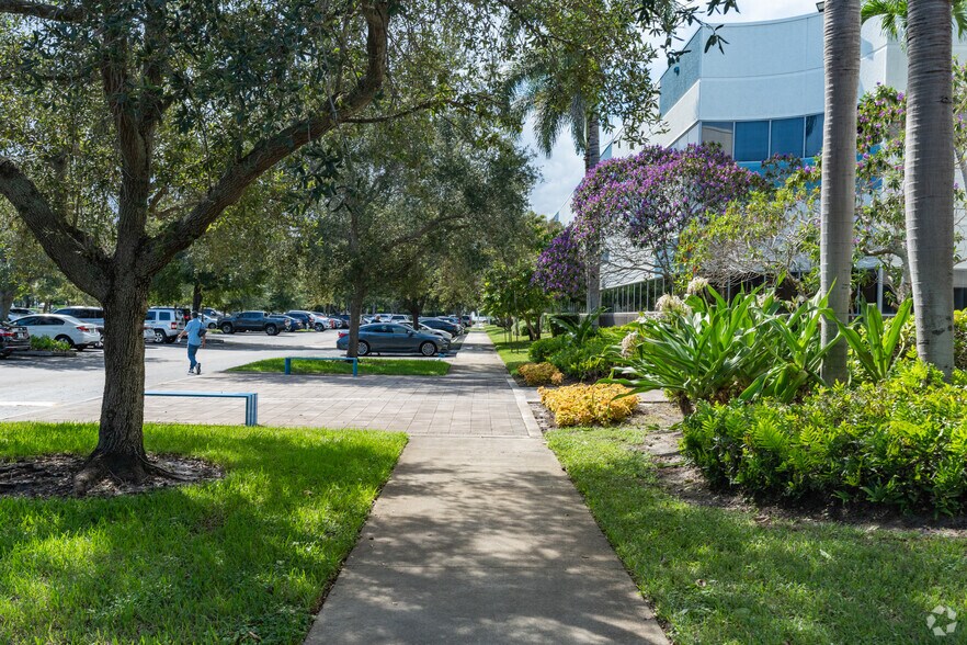 901 Yamato Rd, Boca Raton, FL à louer - Photo de l’immeuble – Image 3 sur 27