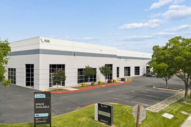 Plus de détails pour 925 National Dr, Sacramento, CA - Industriel/Logistique à louer