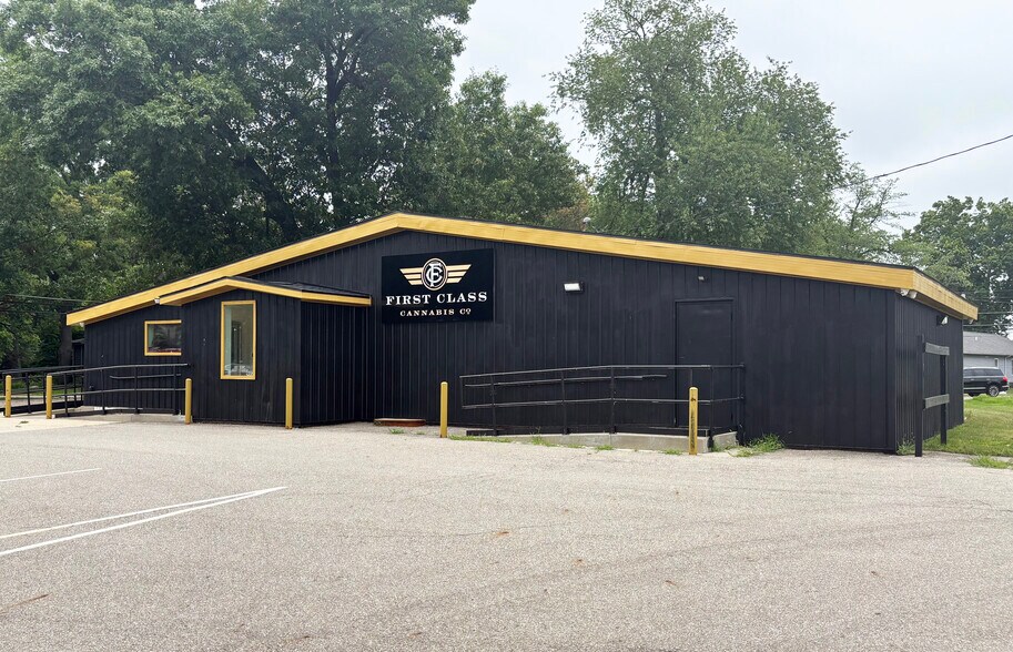 9017 S Sprinkle Rd, Kalamazoo, MI à louer - Photo de l’immeuble – Image 1 sur 4