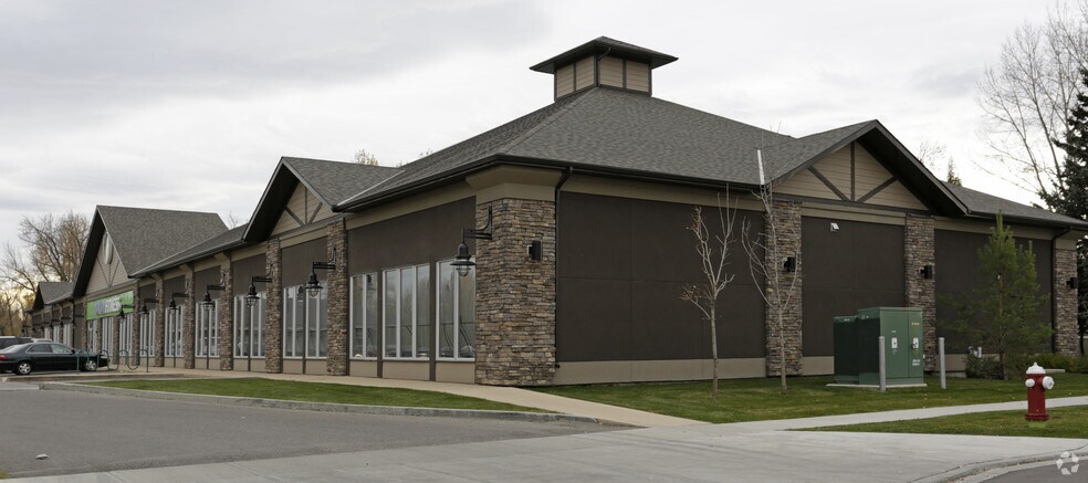 40 Riverside Way, Okotoks, AB à vendre - Photo de l’immeuble – Image 2 sur 8