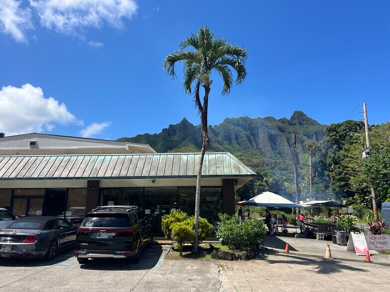 49-130 Kamehameha Hwy, Kāneohe, HI à louer - Photo de l’immeuble – Image 3 sur 7