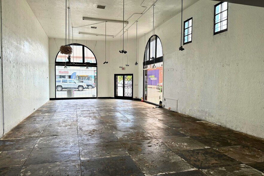 7550-7558 Melrose Ave, Los Angeles, CA à louer - Photo de l’immeuble – Image 3 sur 8