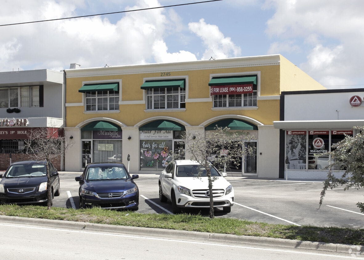 2745 E Oakland Park Blvd, Fort Lauderdale, FL à louer Photo de l’immeuble– Image 1 sur 19